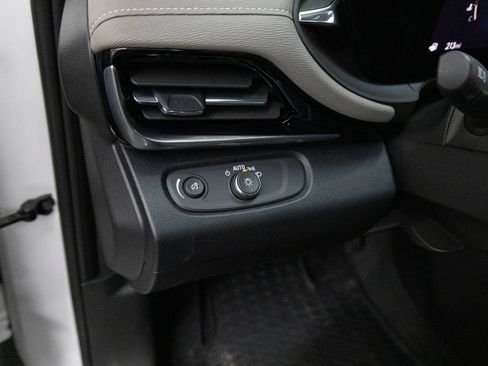Used 2024 Buick Envista Avenir FWD image 22