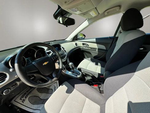 Used 2014 Chevrolet Cruze LS FWD image 14