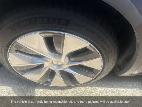 Used 2021 Tesla Model Y Long Range AWD/4WD image 19
