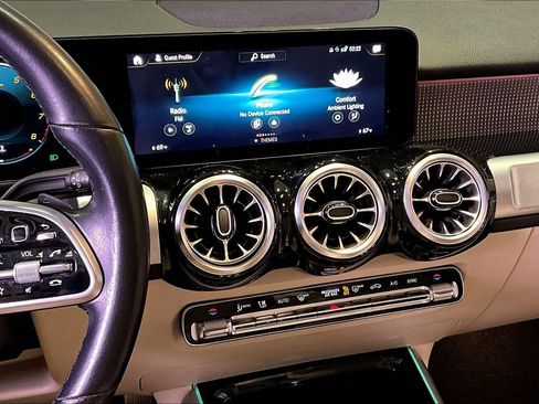 Used 2022 Mercedes-Benz GLB 250 image 9