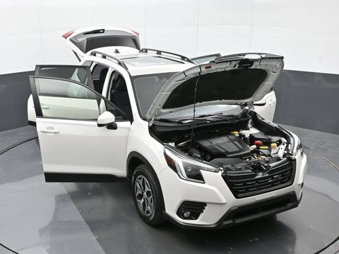 Used 2024 Subaru Forester Premium AWD/4WD image 46