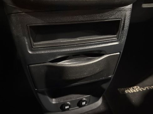 Used 2017 Dodge Grand Caravan SE image 21