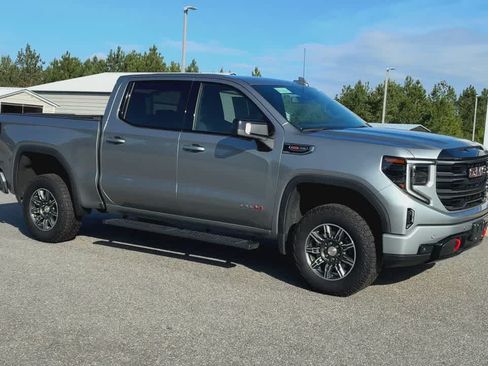 Used 2025 GMC Sierra 1500 AT4 AWD/4WD image 2