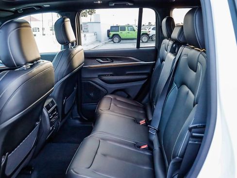 New 2025 Jeep Grand Cherokee Limited w/ Black Appearance Package image 23