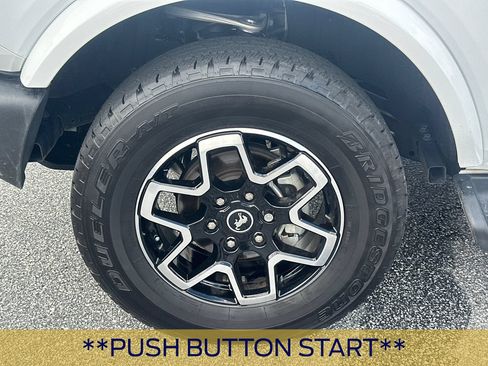 Certified 2025 Ford Bronco Outer Banks AWD/4WD image 13