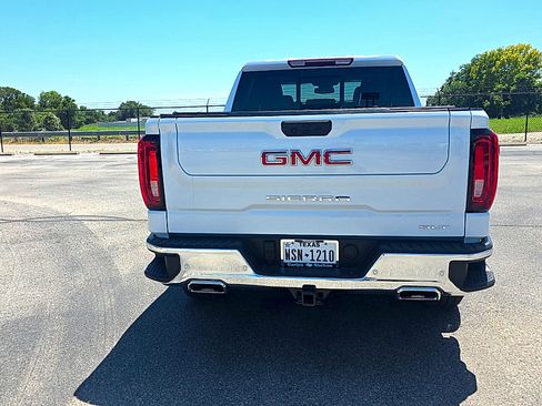Used 2026 GMC Sierra 1500 SLT AWD/4WD image 9