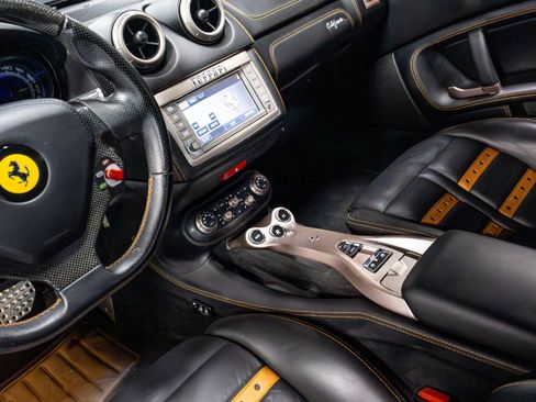 Used 2012 Ferrari California RWD image 10