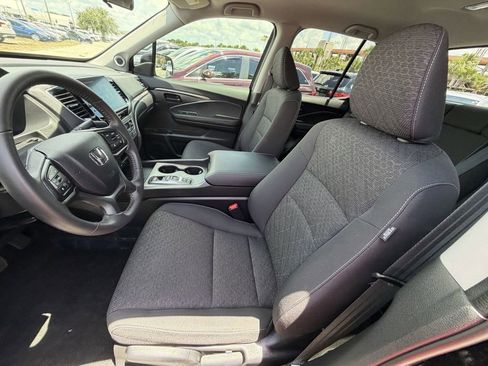 Used 2025 Honda Ridgeline Sport image 16