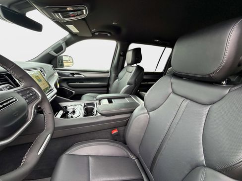 New 2026 Jeep Grand Wagoneer Limited AWD/4WD image 23