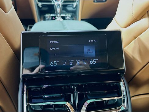 Used 2022 Bentley Flying Spur V8 AWD/4WD image 34