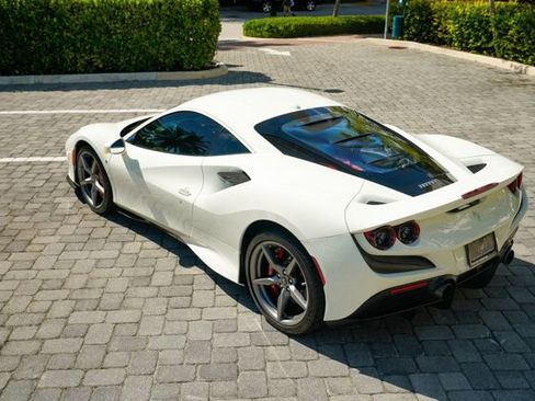 Used 2021 Ferrari F8 Tributo image 21