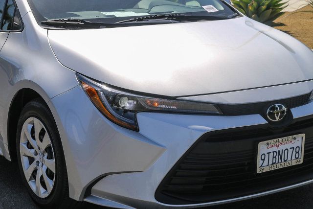 Used 2025 Toyota Corolla LE FWD image 4
