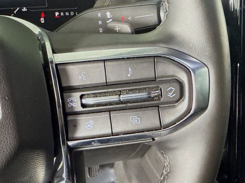 Used 2025 GMC Yukon Denali RWD image 15