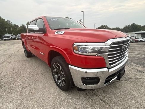 Used 2025 RAM 1500 Laramie AWD/4WD image 8