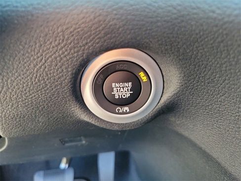 New 2026 Chrysler Pacifica Select image 21