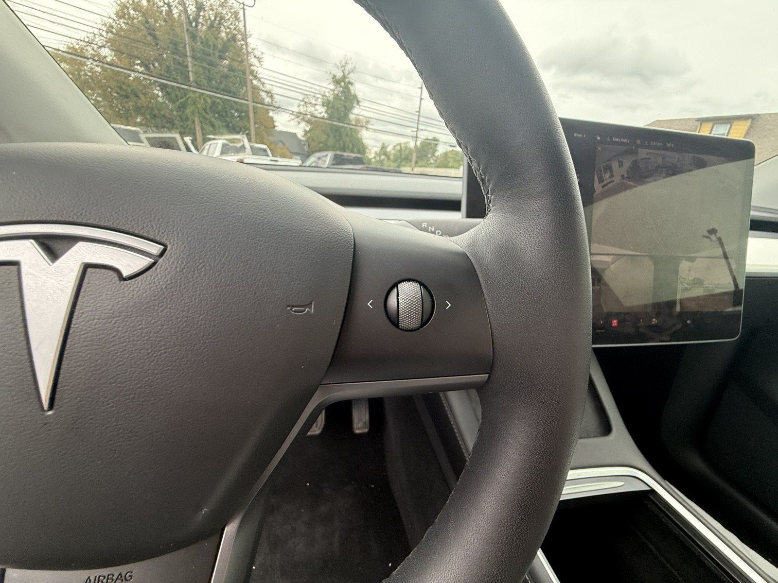 Used 2022 Tesla Model Y Long Range AWD/4WD image 16