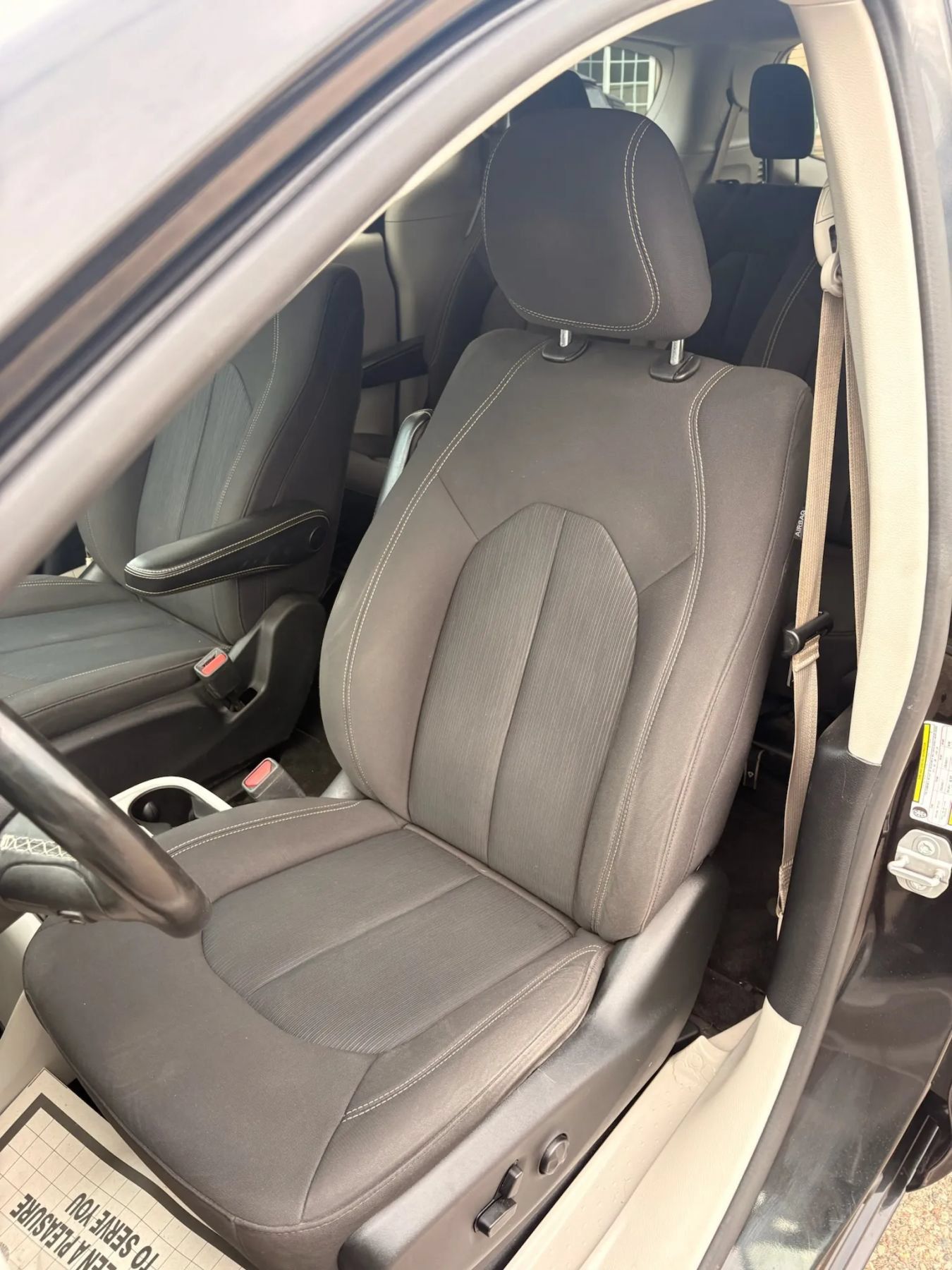 Used 2020 Chrysler Voyager LX w/ Cold Weather Group FWD image 17