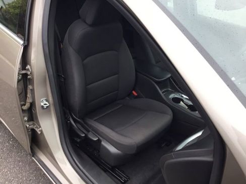 Used 2024 Chevrolet Malibu LS image 17