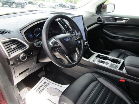 Used 2024 Ford Edge SEL w/ Convenience Package AWD/4WD image 11