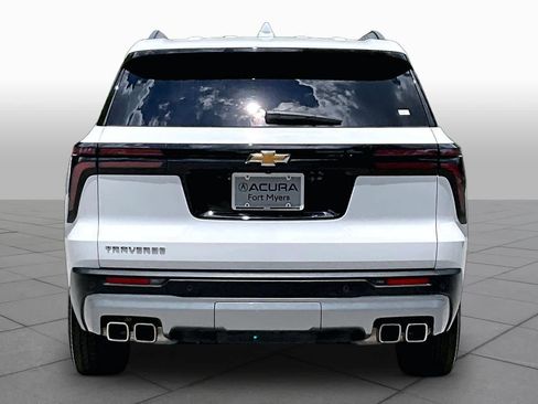 Used 2025 Chevrolet Traverse LT w/ Driver Confidence Package FWD image 5