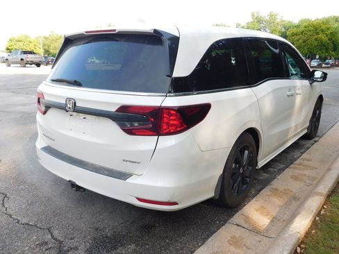 Certified 2024 Honda Odyssey Sport image 4