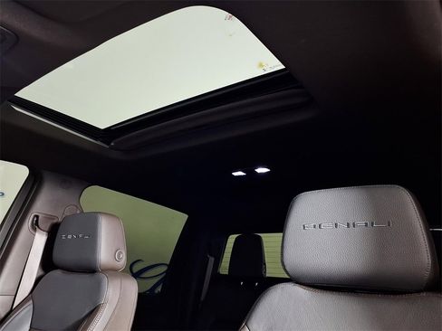 Used 2022 GMC Sierra 2500 Denali image 12