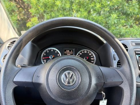 Used 2012 Volkswagen Tiguan LE FWD image 31