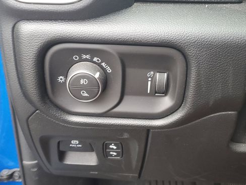 Used 2021 RAM 1500 Big Horn image 22