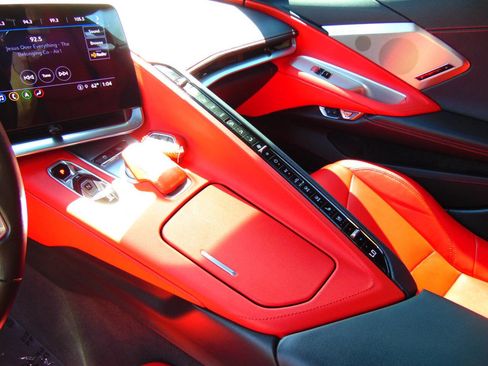 Used 2022 Chevrolet Corvette Stingray Preferred Cpe w/ Z51 Performance Package image 18