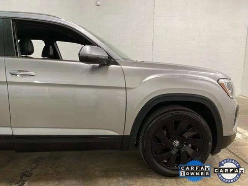 Used 2025 Volkswagen Atlas Cross Sport SE w/ Black Wheel Package image 93