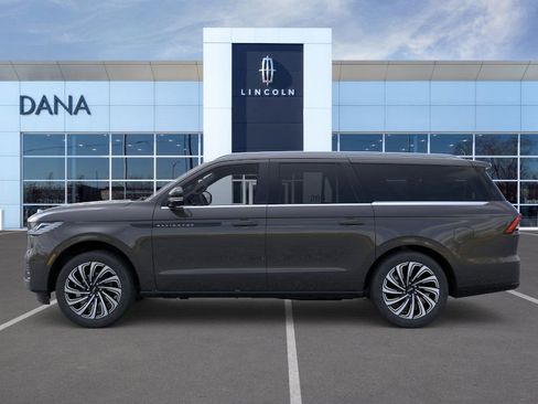 New 2026 Lincoln Navigator L Black Label AWD/4WD image 3