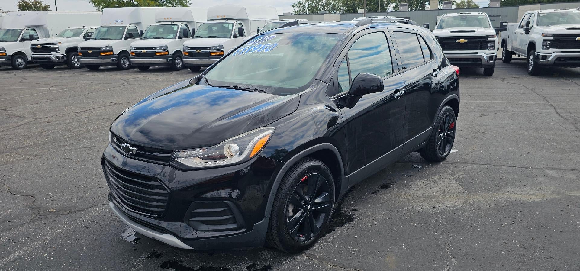 Used 2018 Chevrolet Trax LT w/ Sun & Sound Package FWD image 3