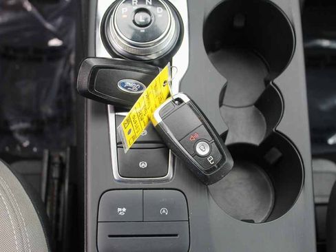 Used 2020 Ford Escape SE AWD/4WD image 25