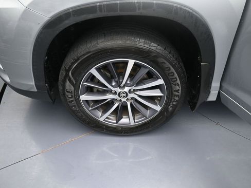 Certified 2018 Toyota Highlander XLE image 21