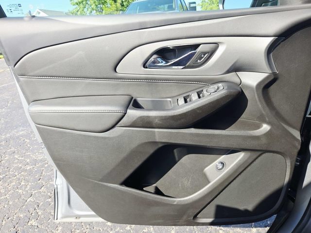 Used 2023 Chevrolet Traverse LT w/ LPO, Floor Liner Package AWD/4WD image 19
