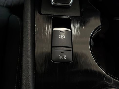 Used 2023 Nissan Rogue S AWD/4WD image 25