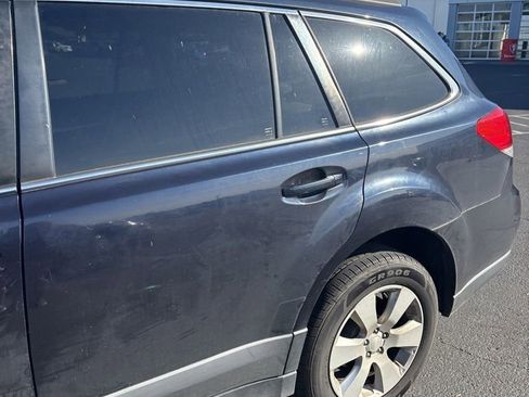 Used 2012 Subaru Outback 2.5i Premium w/ All-Weather Pkg AWD/4WD image 9