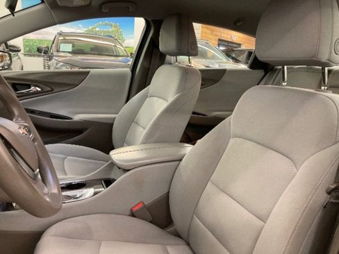 Used 2019 Chevrolet Malibu LT w/ Driver Confidence Package II image 8