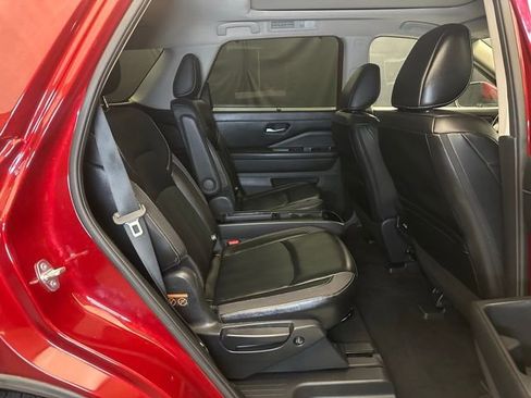 Used 2023 Nissan Pathfinder SL w/ SL Premium Package AWD/4WD image 18