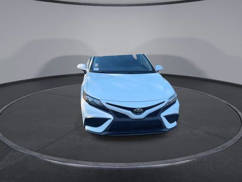 Used 2023 Toyota Camry SE FWD image 5