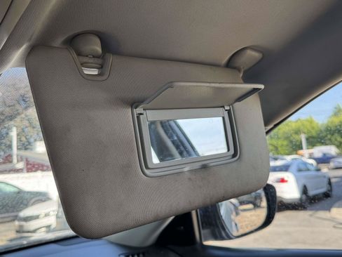 Used 2020 Nissan Rogue S FWD image 28