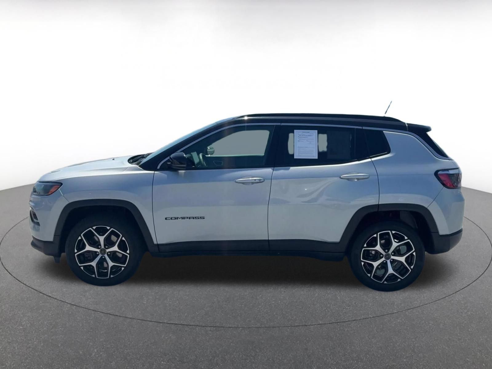 Used 2025 Jeep Compass Limited AWD/4WD image 8