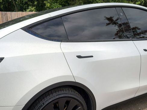Used 2022 Tesla Model Y Performance AWD/4WD image 10