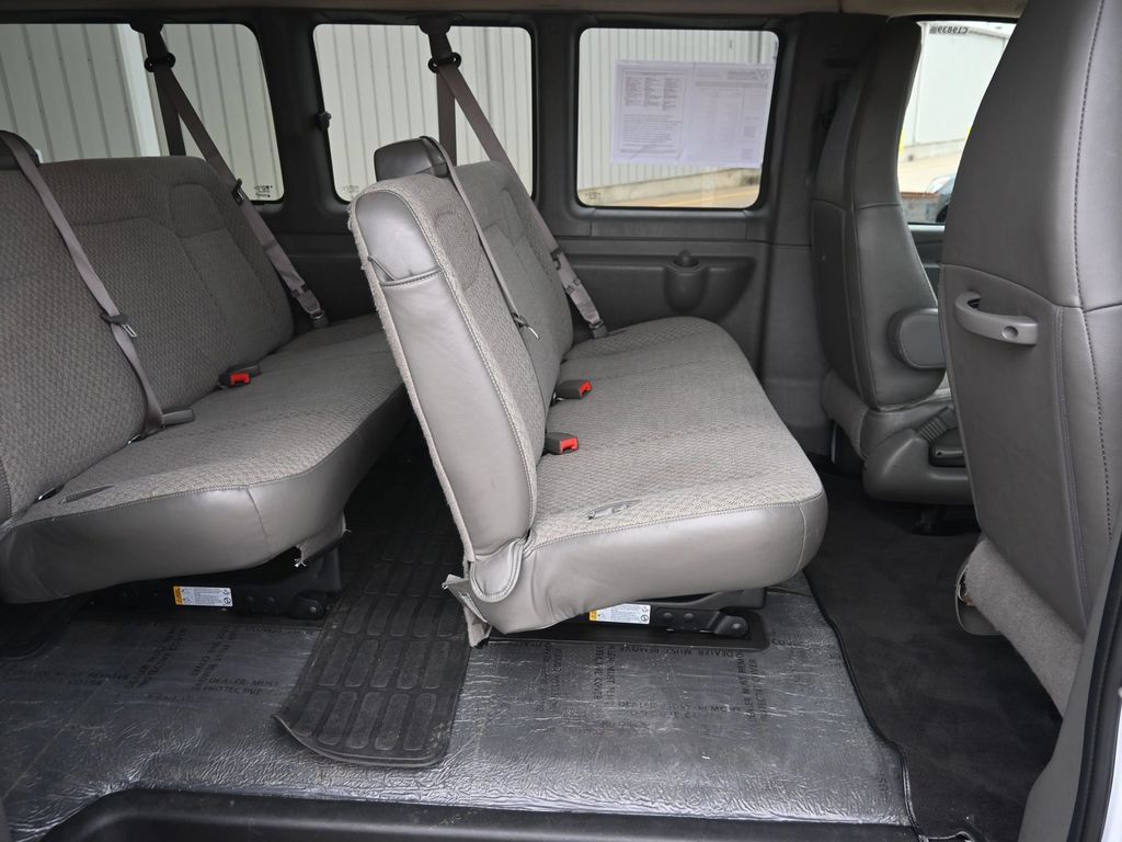 Used 2025 Chevrolet Express 3500 LT w/ LT Preferred Equipment Group RWD image 14