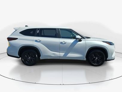 Used 2024 Toyota Highlander LE