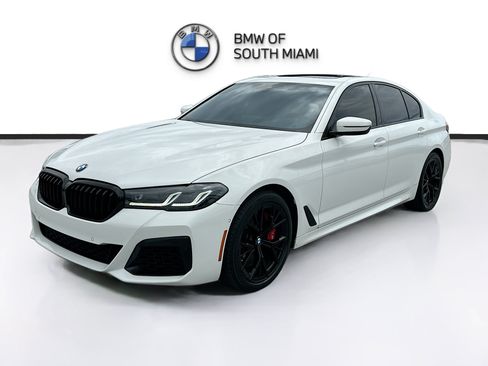 Used 2023 BMW 540i w/ M Sport Package RWD image 3