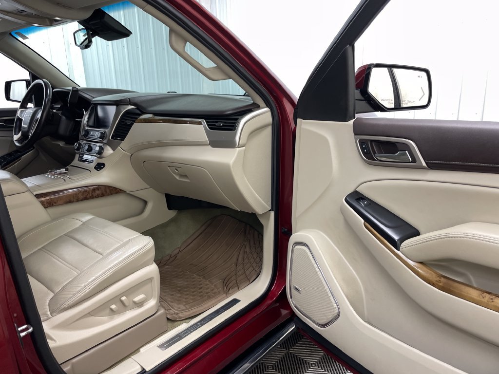Used 2016 GMC Yukon XL Denali w/ Open Road Package AWD/4WD image 45