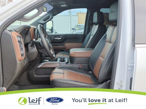 Used 2023 Chevrolet Silverado 2500 High Country w/ Safety Package II image 11