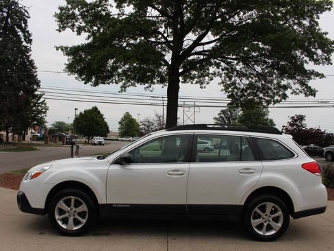 Used 2014 Subaru Outback 2.5i w/ Alloy Wheel Package AWD/4WD image 6