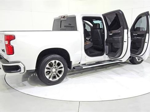 Used 2023 Chevrolet Silverado 1500 High Country w/ Technology Package AWD/4WD image 32